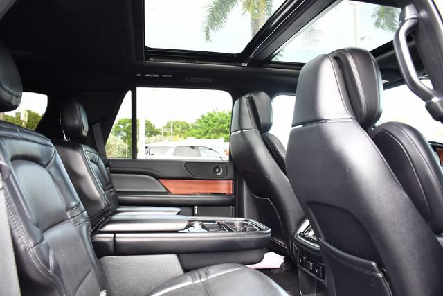Used 2020 Lincoln Navigator Reserve RWD image 29