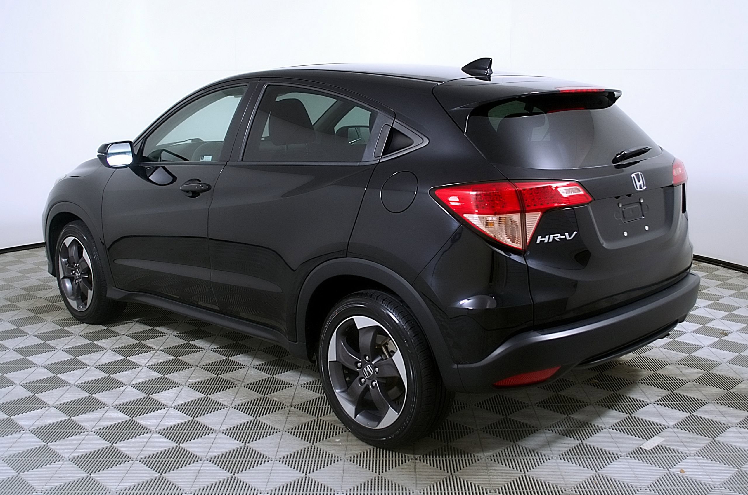 Used 2018 Honda HR-V EX image 9