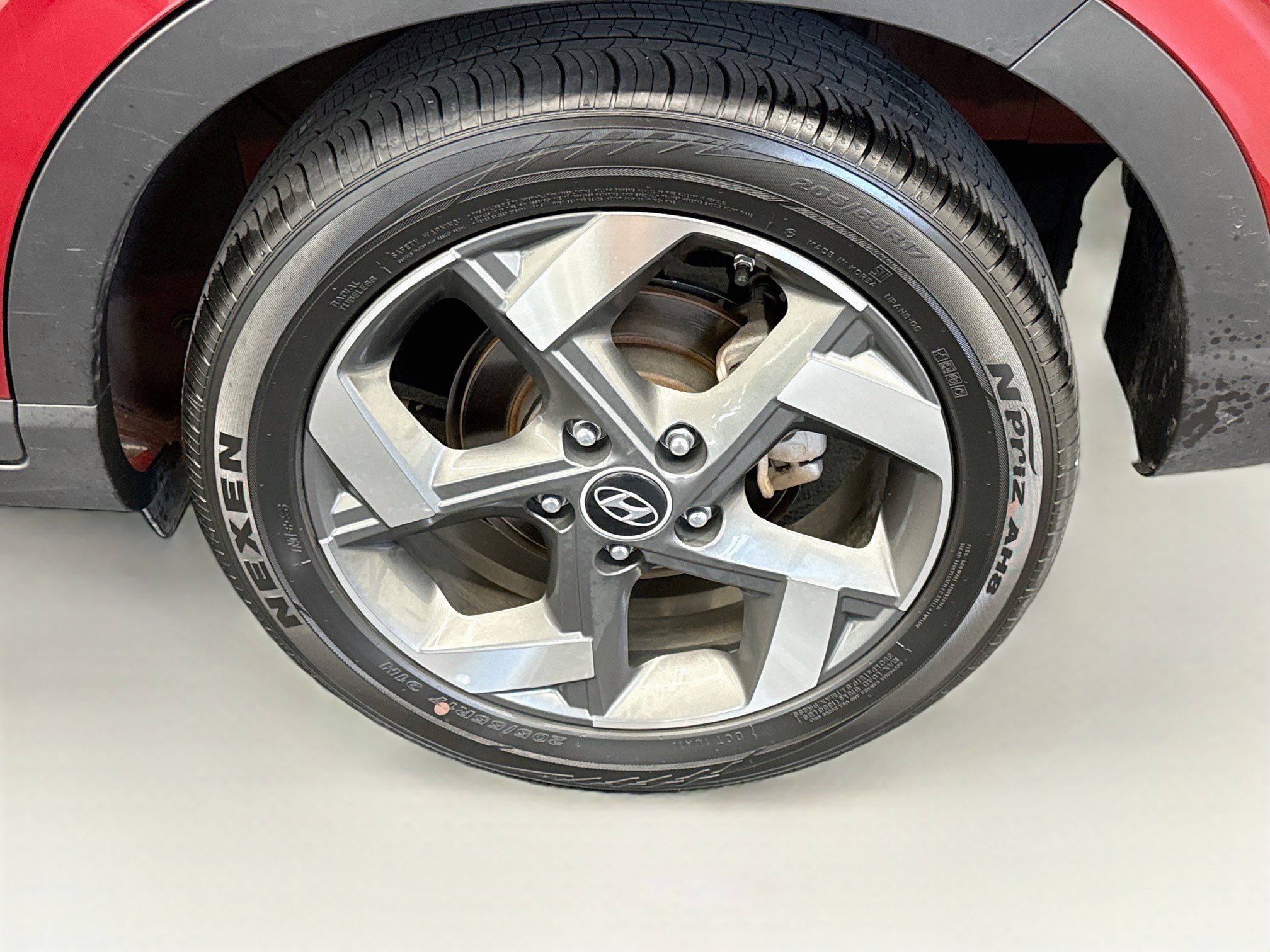 Used 2025 Hyundai Venue SEL FWD image 11