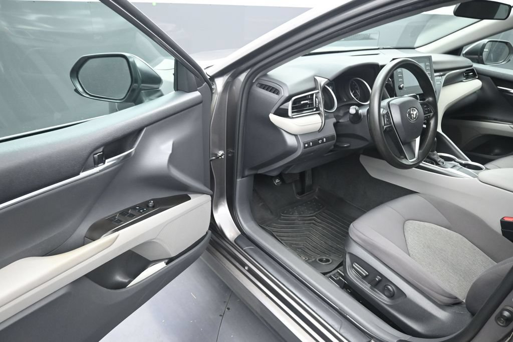 Used 2022 Toyota Camry LE FWD image 10