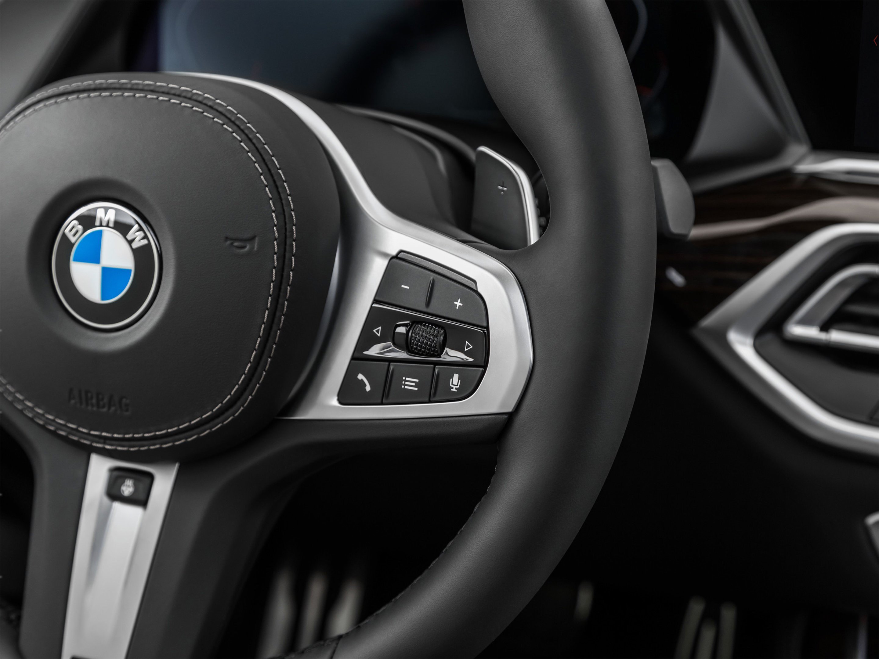 Used 2022 BMW X7 M50i w/ Dynamic Handling Package AWD/4WD image 52