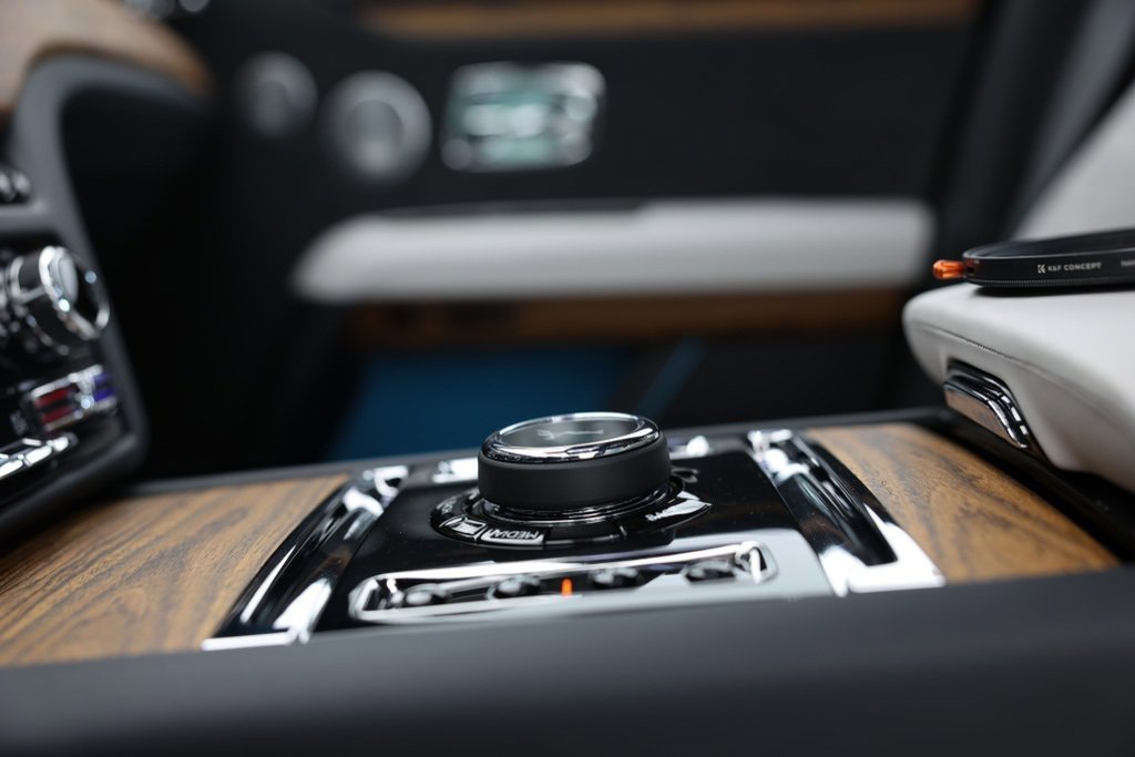 New 2025 Rolls-Royce Ghost image 25