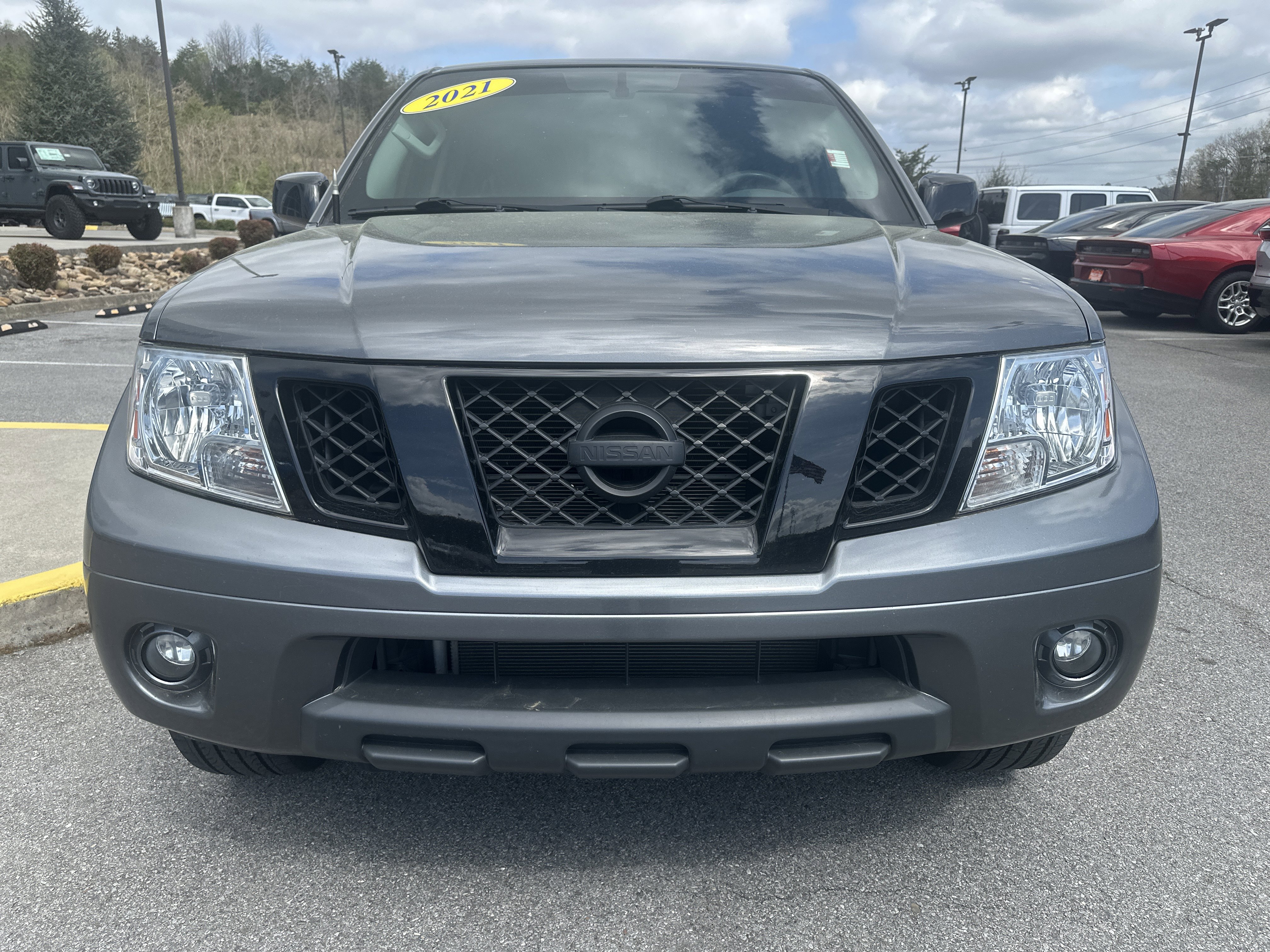 Used 2021 Nissan Frontier SV w/ Midnight Edition Floor Mats AWD/4WD image 3
