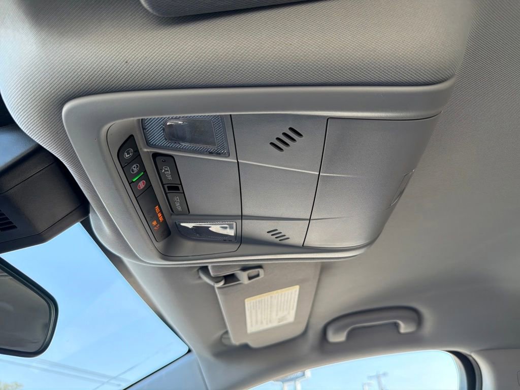 Used 2022 Chevrolet Equinox LT image 25