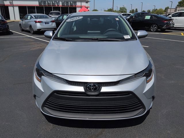 Certified 2025 Toyota Corolla LE FWD image 2