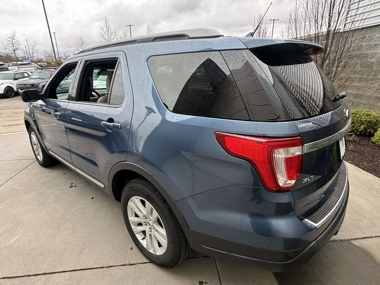 Used 2018 Ford Explorer XLT w/ Equipment Group 202A image 7