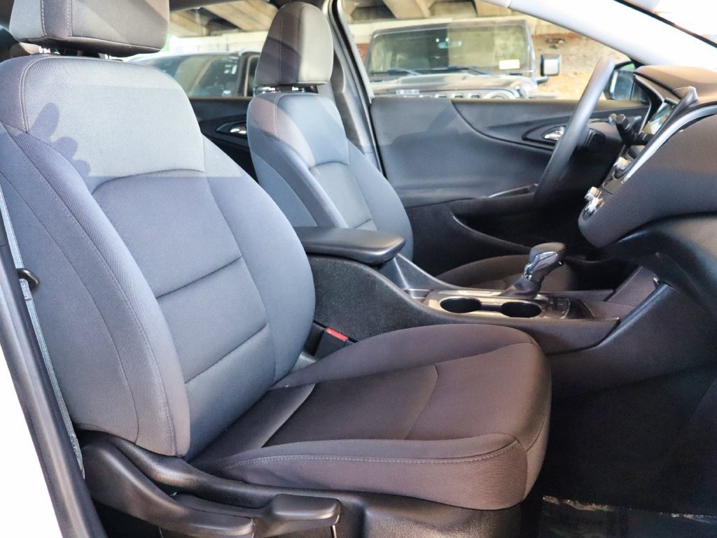 Used 2022 Chevrolet Malibu LS FWD image 17