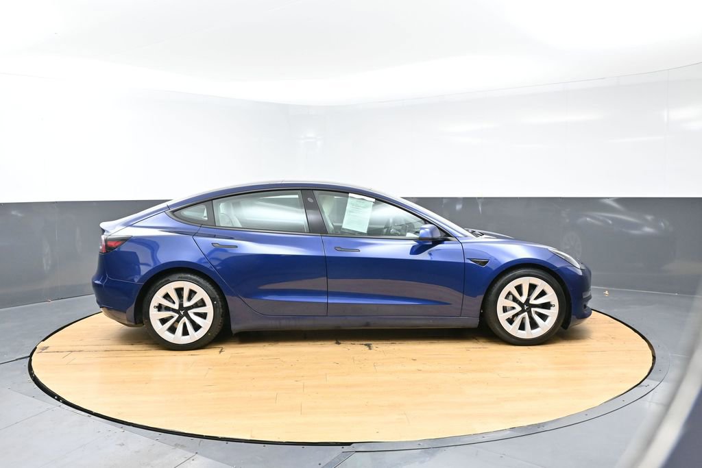 Used 2021 Tesla Model 3 Standard Range Plus image 9