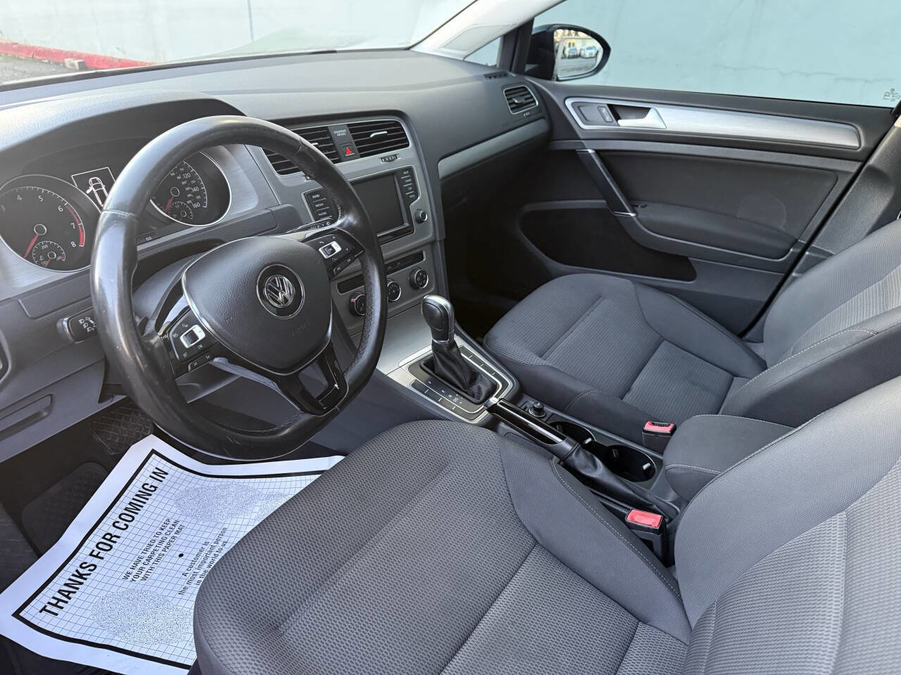 Used 2017 Volkswagen Golf S image 9