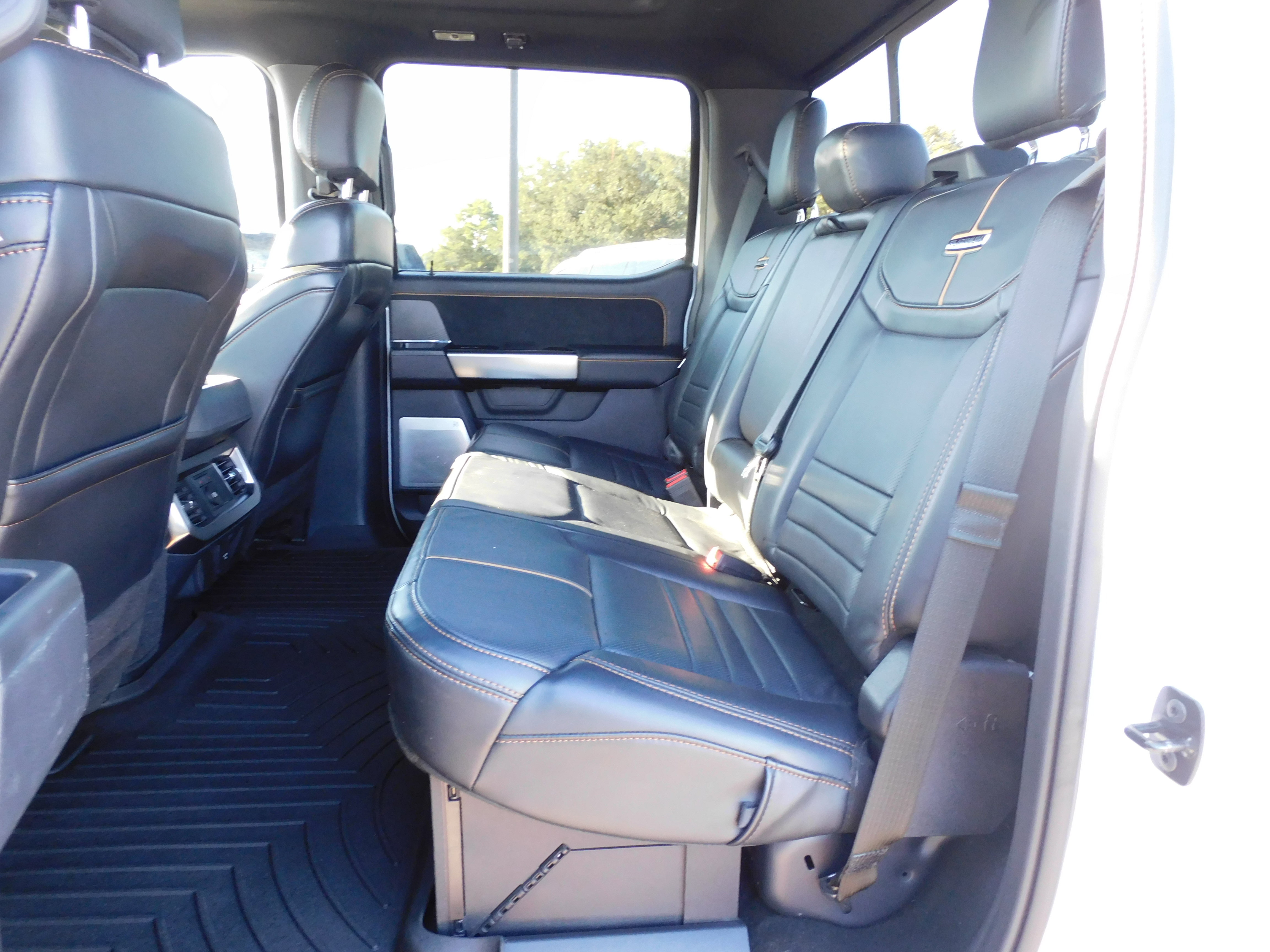 Used 2024 Ford F350 Platinum w/ FX4 Off-Road Package image 13