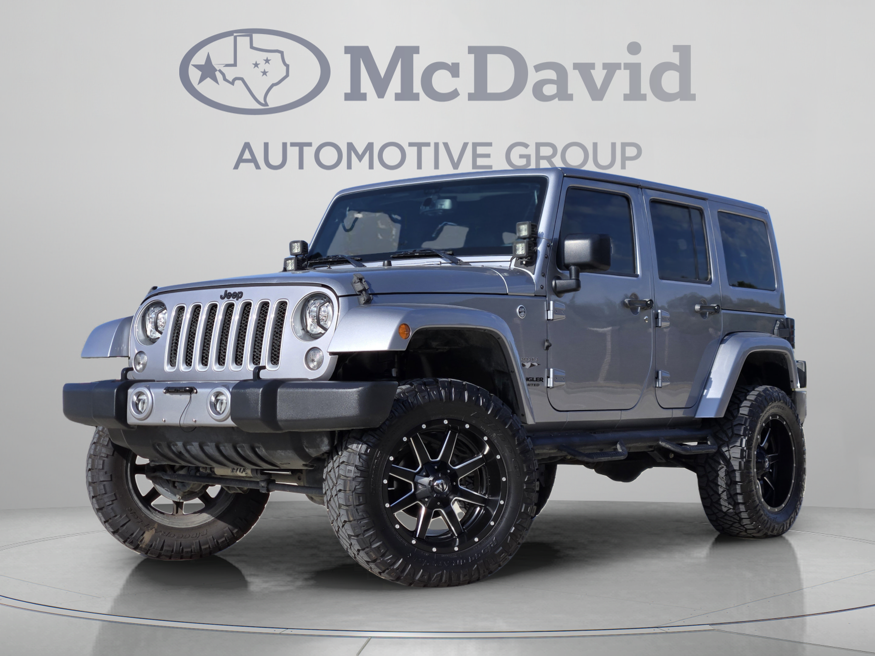 Used 2017 Jeep Wrangler Unlimited Sahara w/ Connectivity Group AWD/4WD image 1