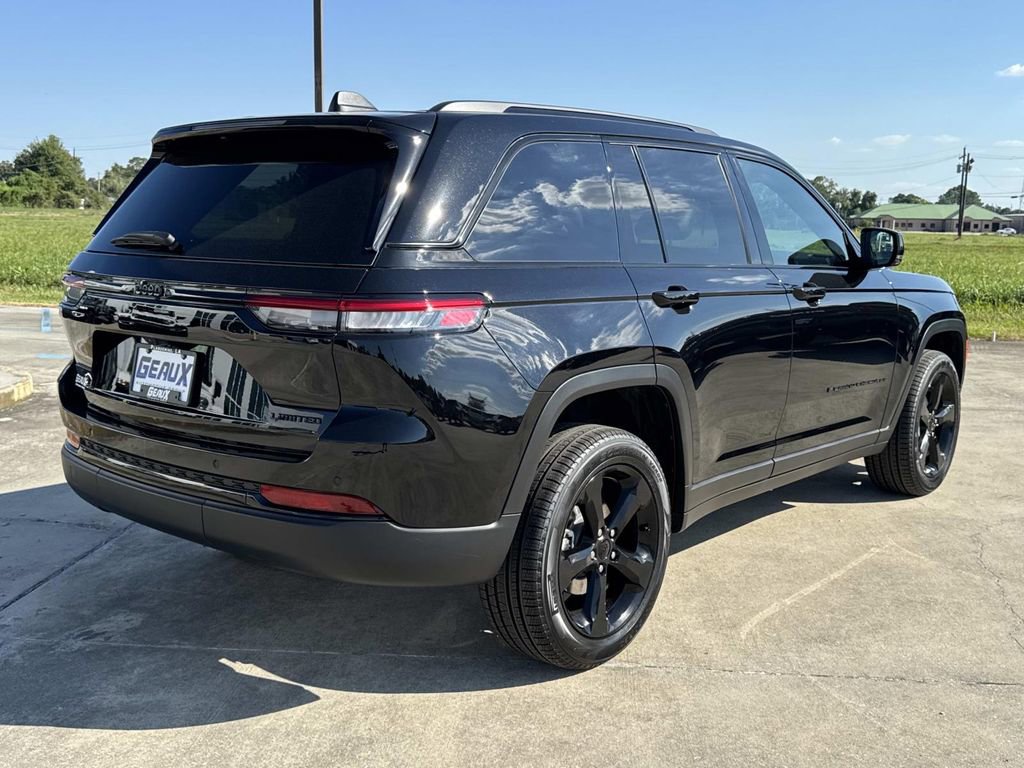 New 2025 Jeep Grand Cherokee Limited w/ Black Appearance Package image 12