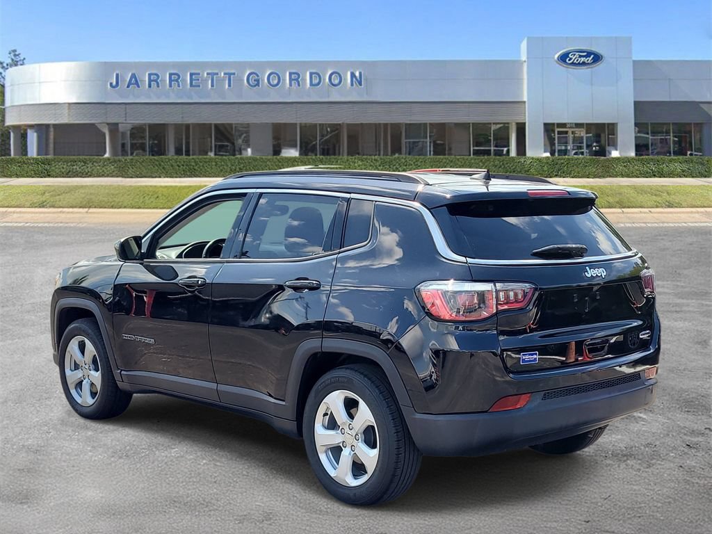 Used 2019 Jeep Compass Latitude FWD image 3