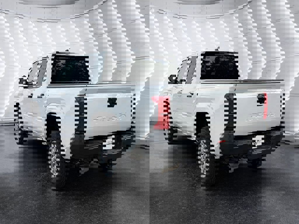 Used 2025 Toyota Tacoma SR image 6