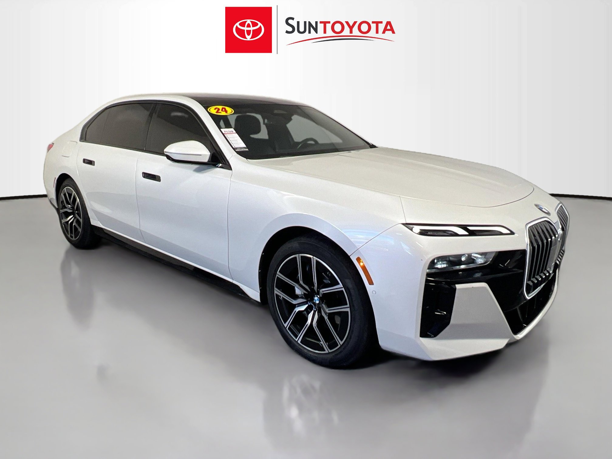 Used 2024 BMW 740i RWD image 1