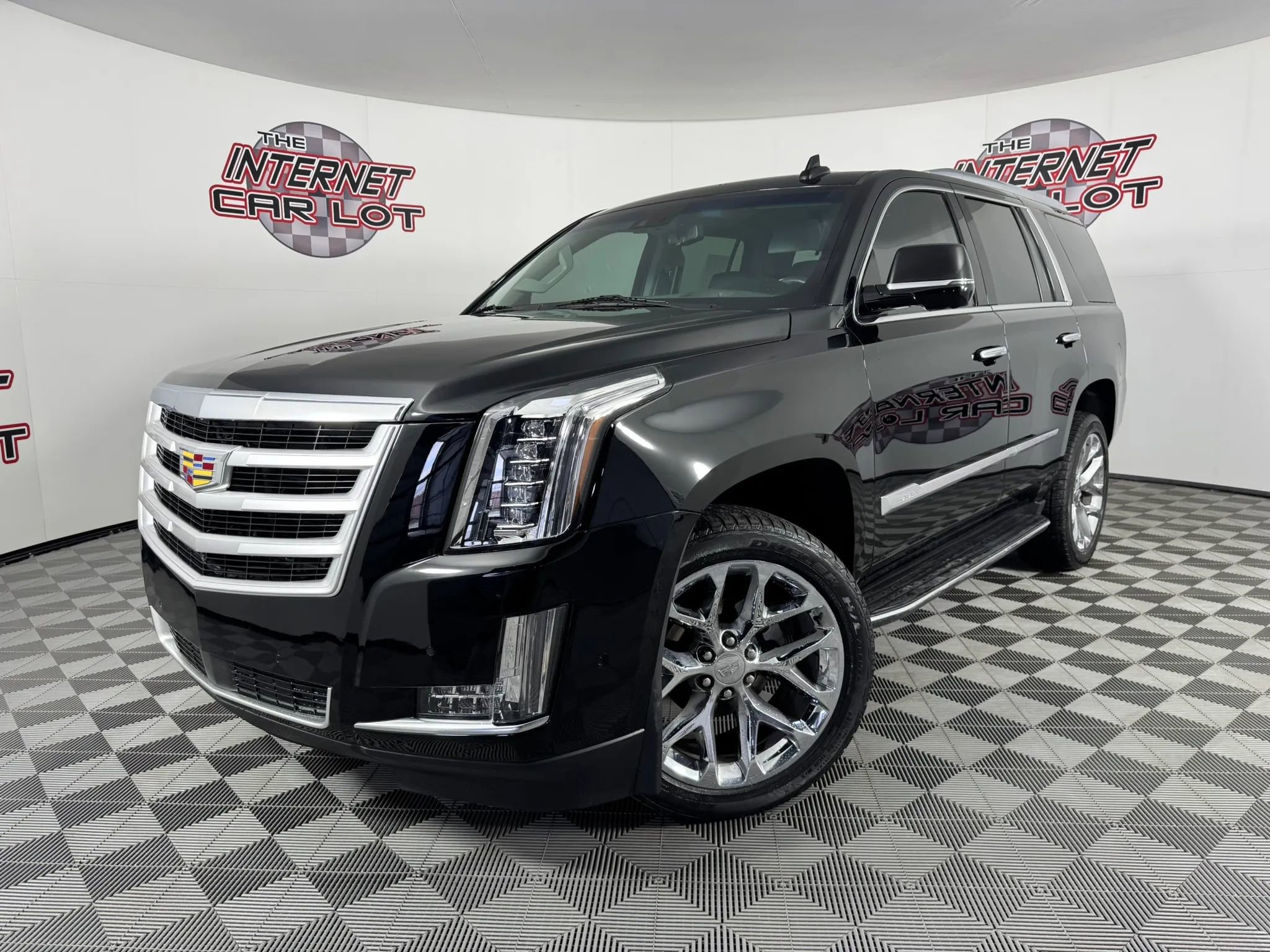 Used 2018 Cadillac Escalade Premium Luxury image 1