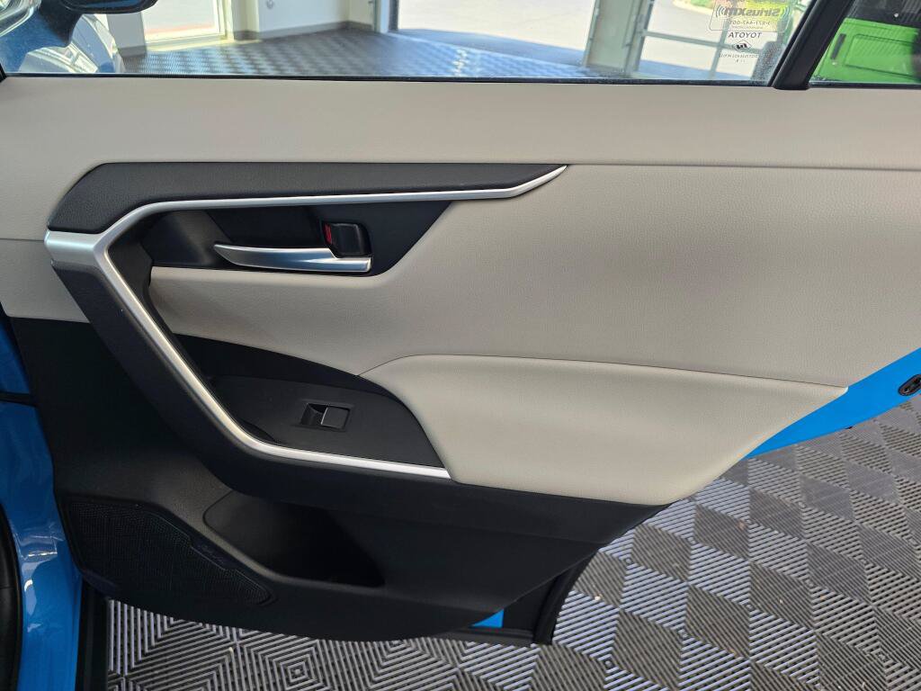Used 2019 Toyota RAV4 XLE Premium AWD/4WD image 43