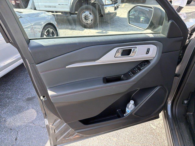 Certified 2025 Ford Explorer Active RWD image 10