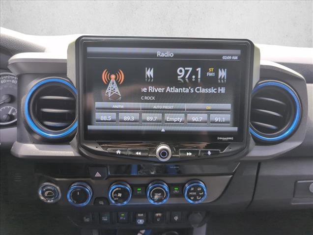 Used 2018 Toyota Tacoma TRD Sport w/ Technology Package image 13