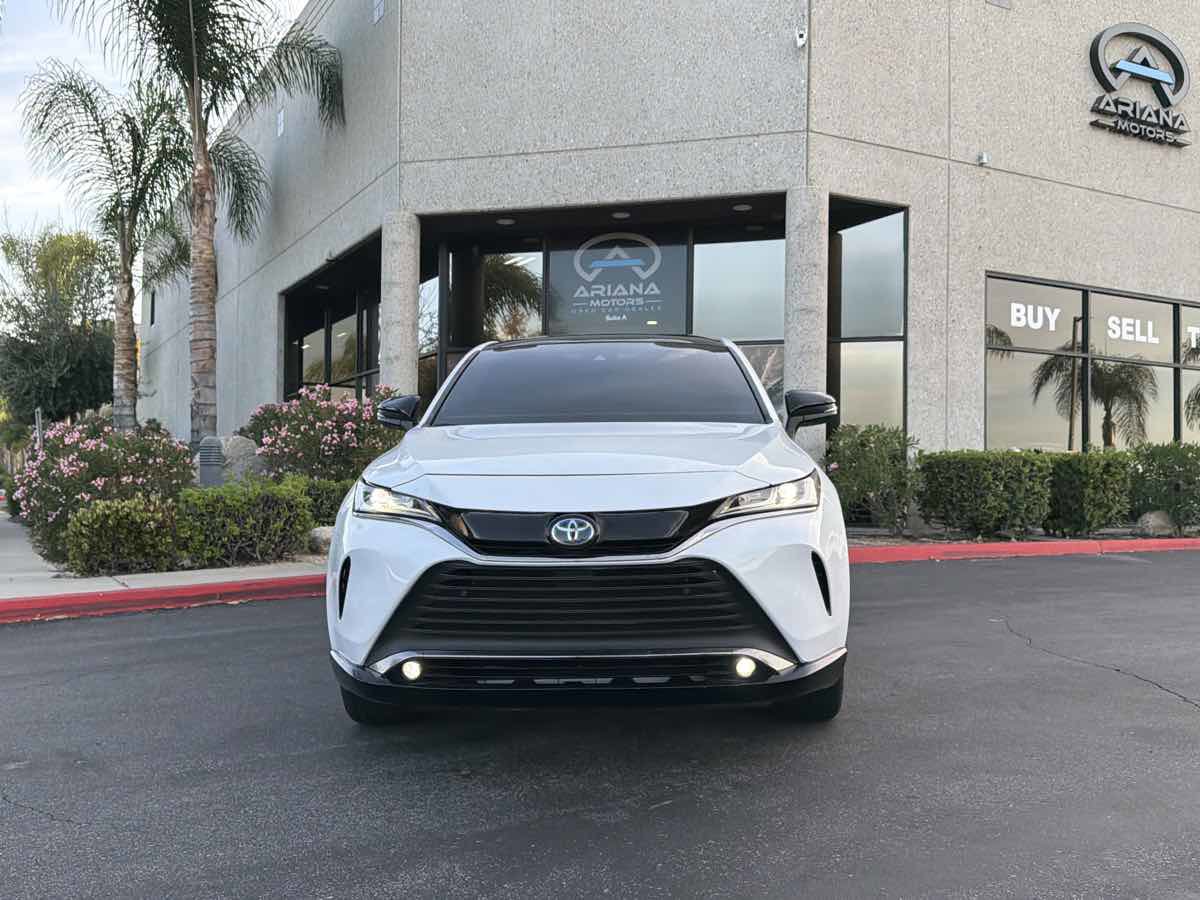 Used 2024 Toyota Venza Nightshade AWD/4WD image 8