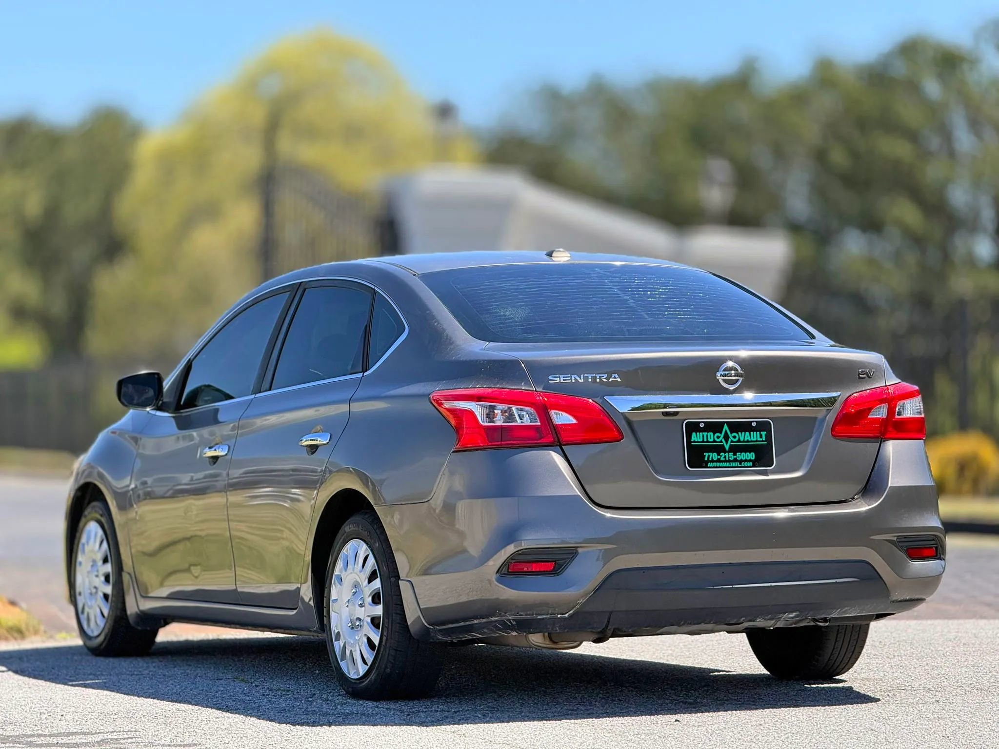 Used 2016 Nissan Sentra SV image 8