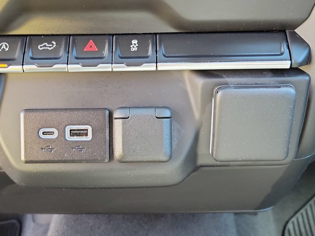 Used 2025 Chevrolet Silverado 1500 Custom AWD/4WD image 32