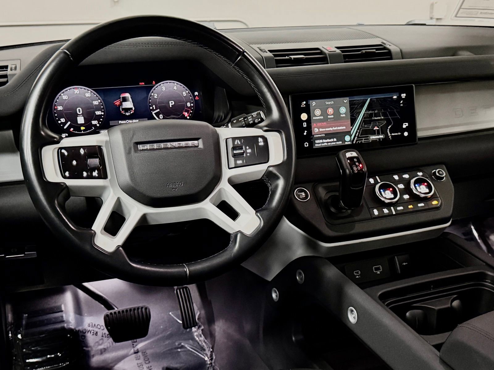 Used 2023 Land Rover Defender 110 SE image 33