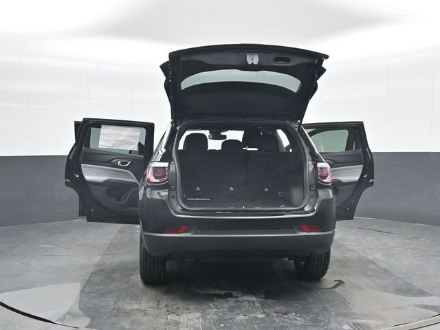 Used 2025 Jeep Compass Sport w/ Mopar Graphics Package AWD/4WD image 44