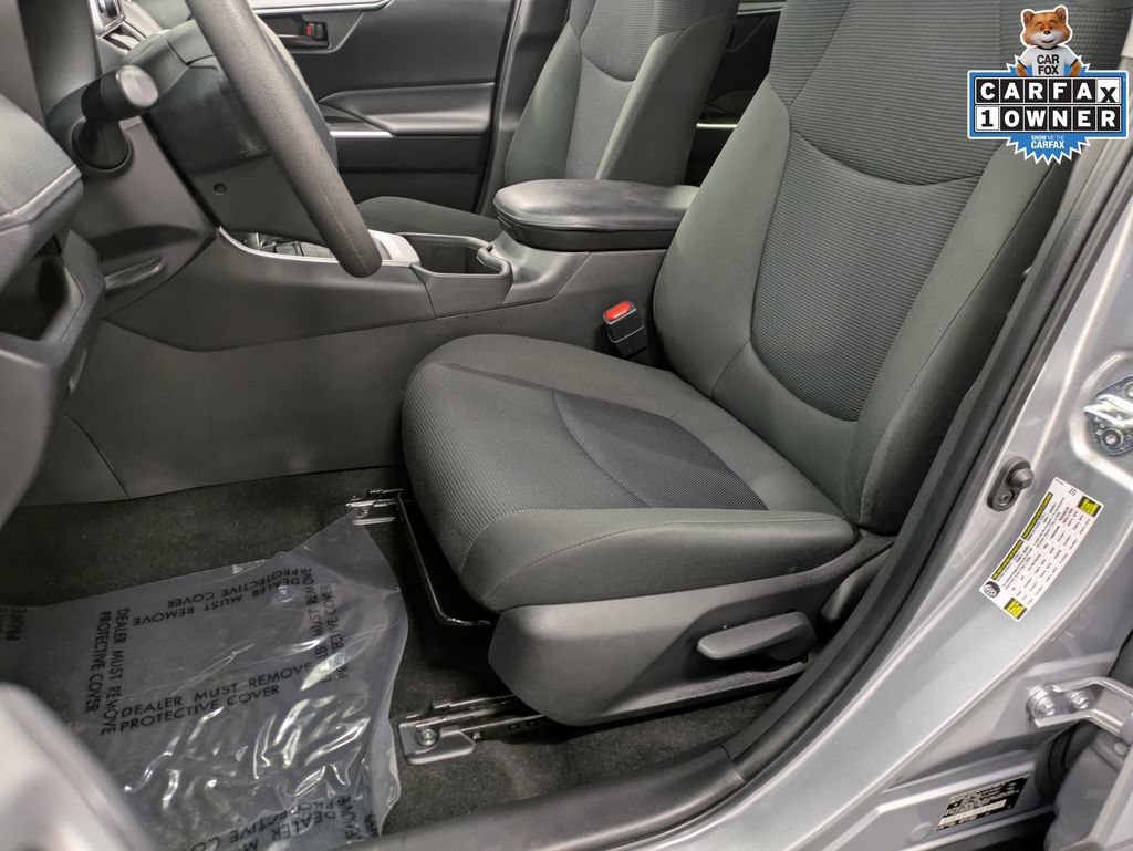 Used 2024 Toyota RAV4 LE AWD/4WD image 10