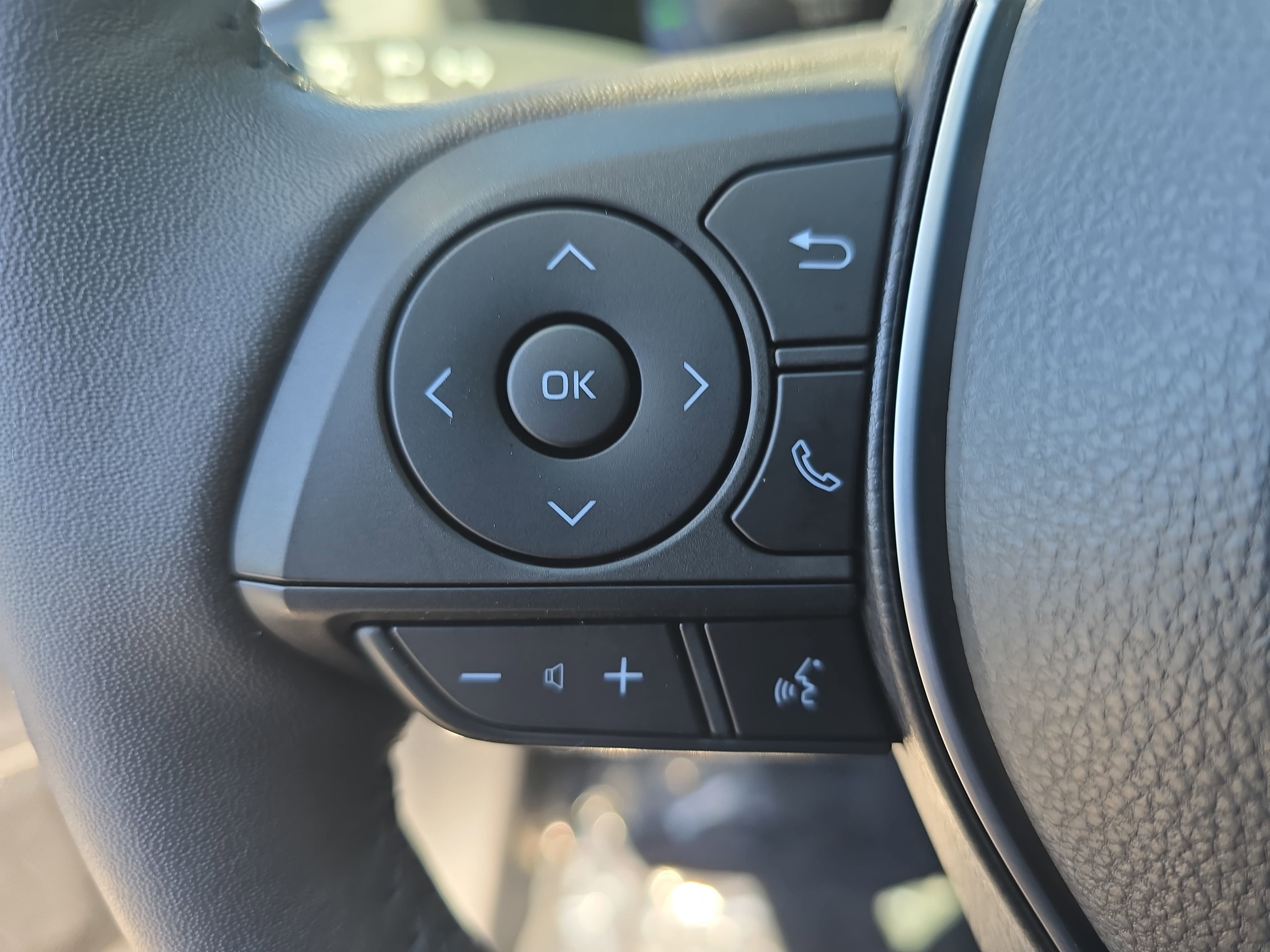 Used 2023 Toyota RAV4 XSE AWD/4WD image 17