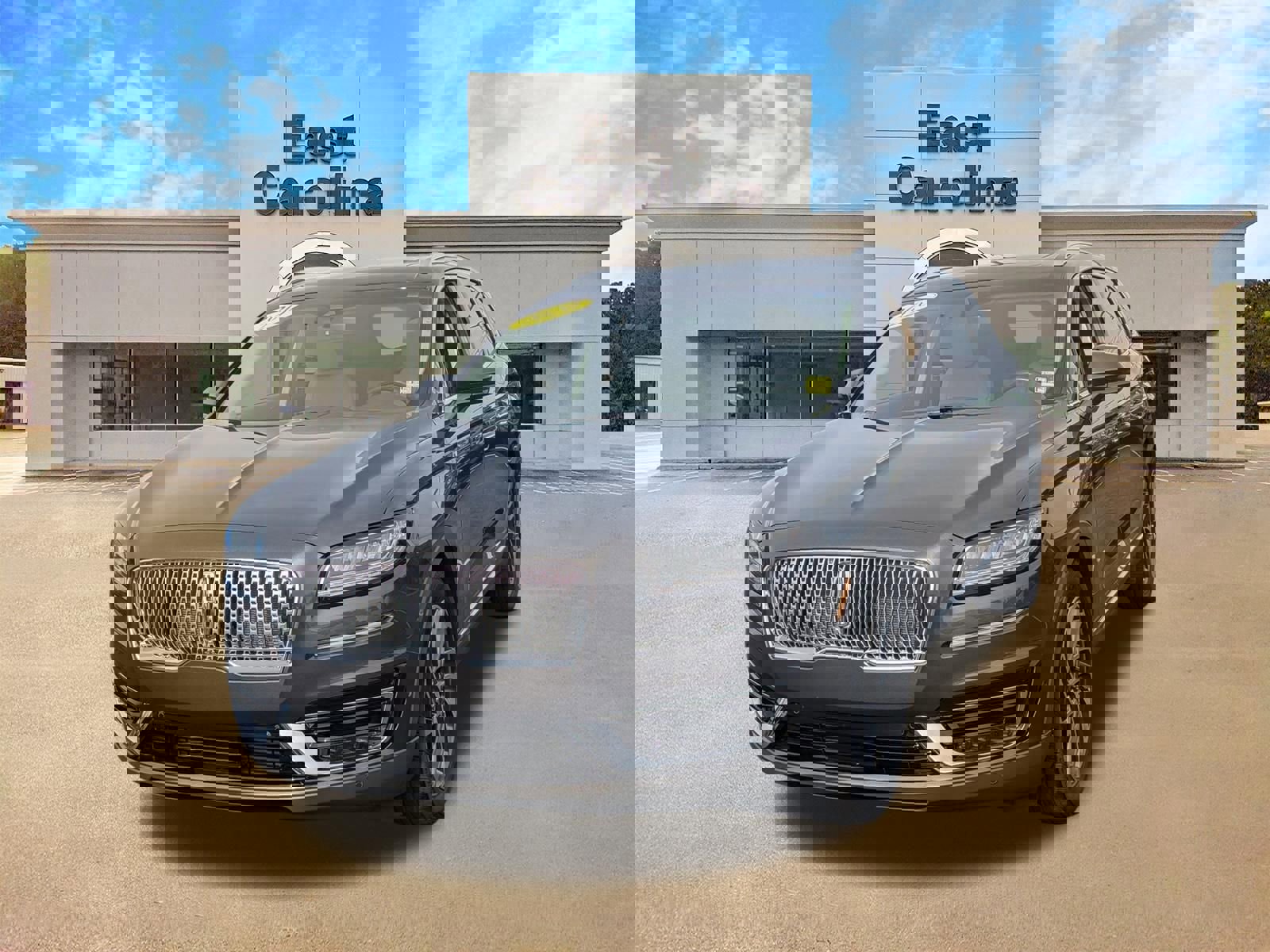 Used 2020 Lincoln Nautilus Reserve w/ Equipment Group 201A image 7