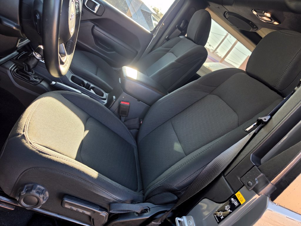 Used 2022 Jeep Wrangler Sport AWD/4WD image 7