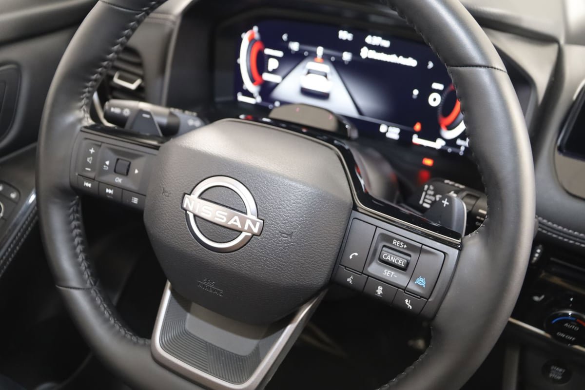 Used 2025 Nissan Rogue SL w/ Tech Package FWD image 40