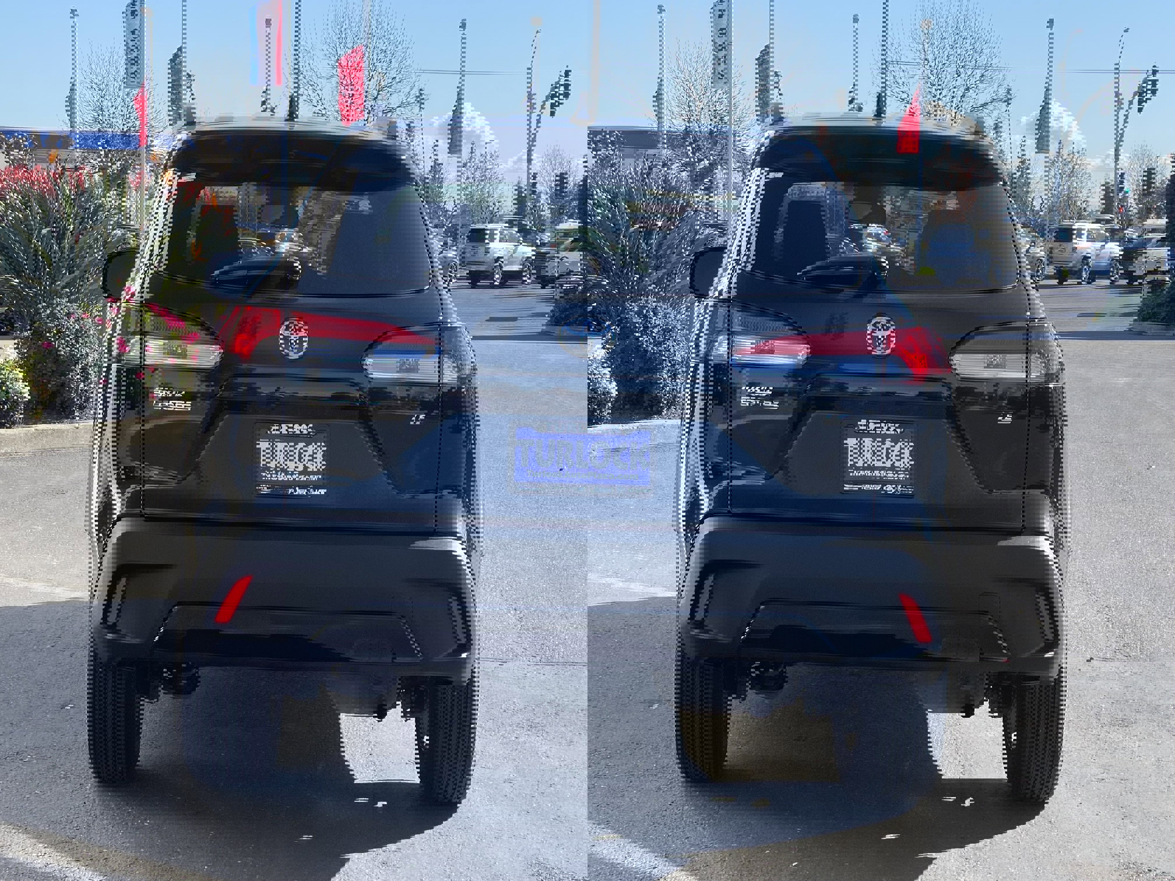 Used 2022 Toyota Corolla Cross LE image 12