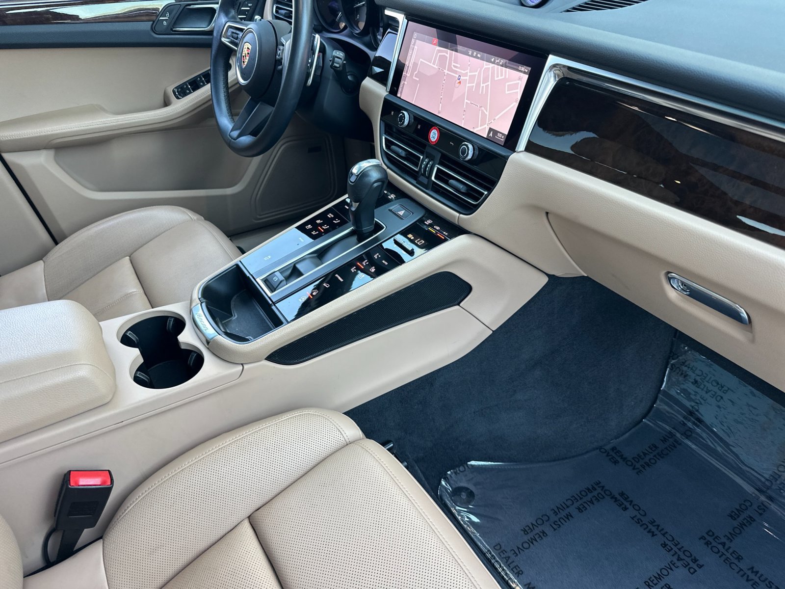 Used 2024 Porsche Macan AWD/4WD image 23