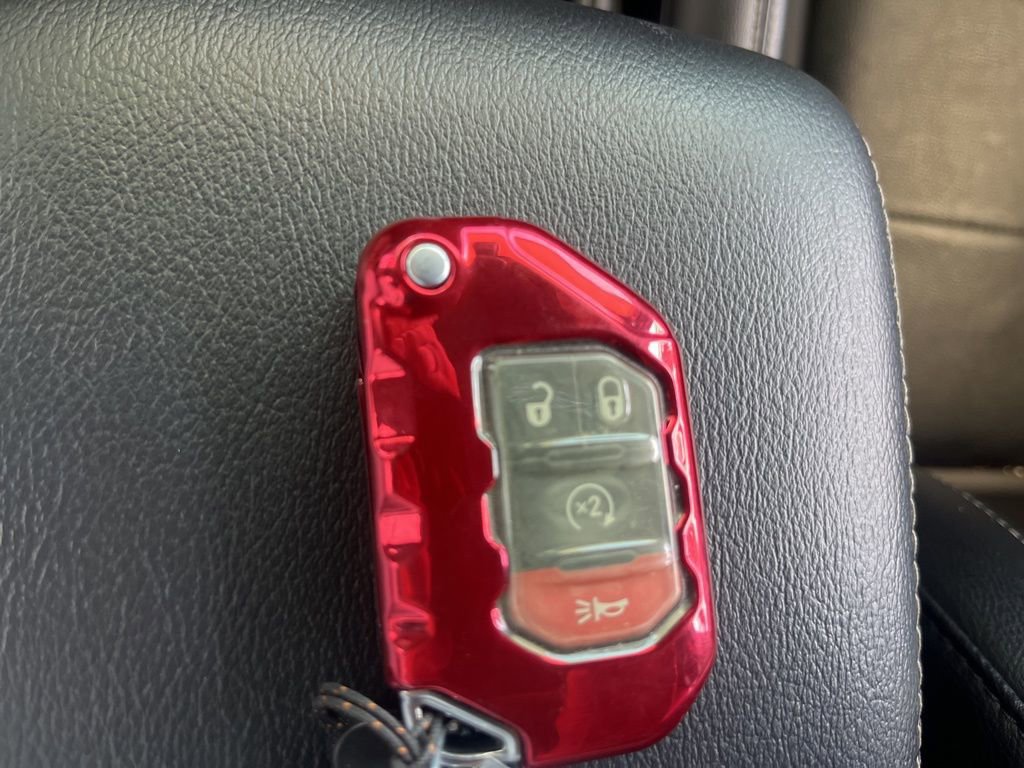 Used 2022 Jeep Wrangler Unlimited Sahara w/ Cold Weather Group image 24