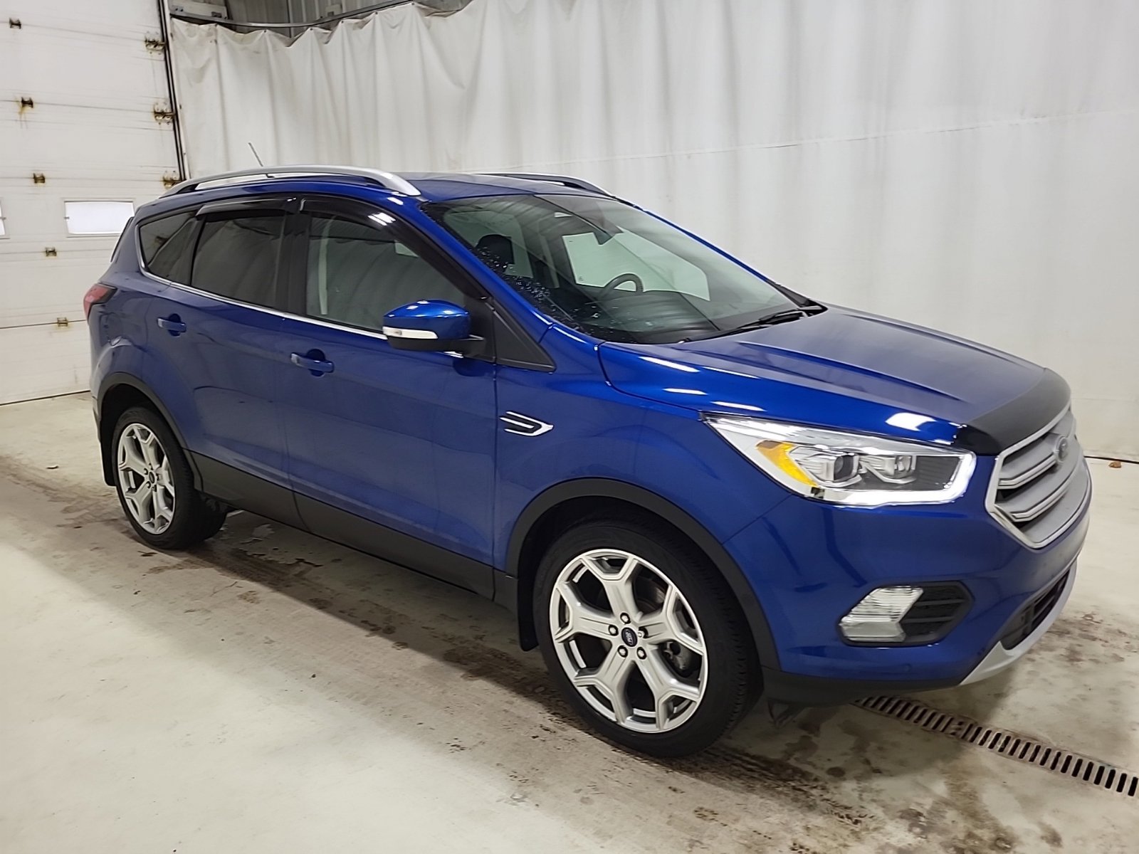 Used 2019 Ford Escape Titanium image 4