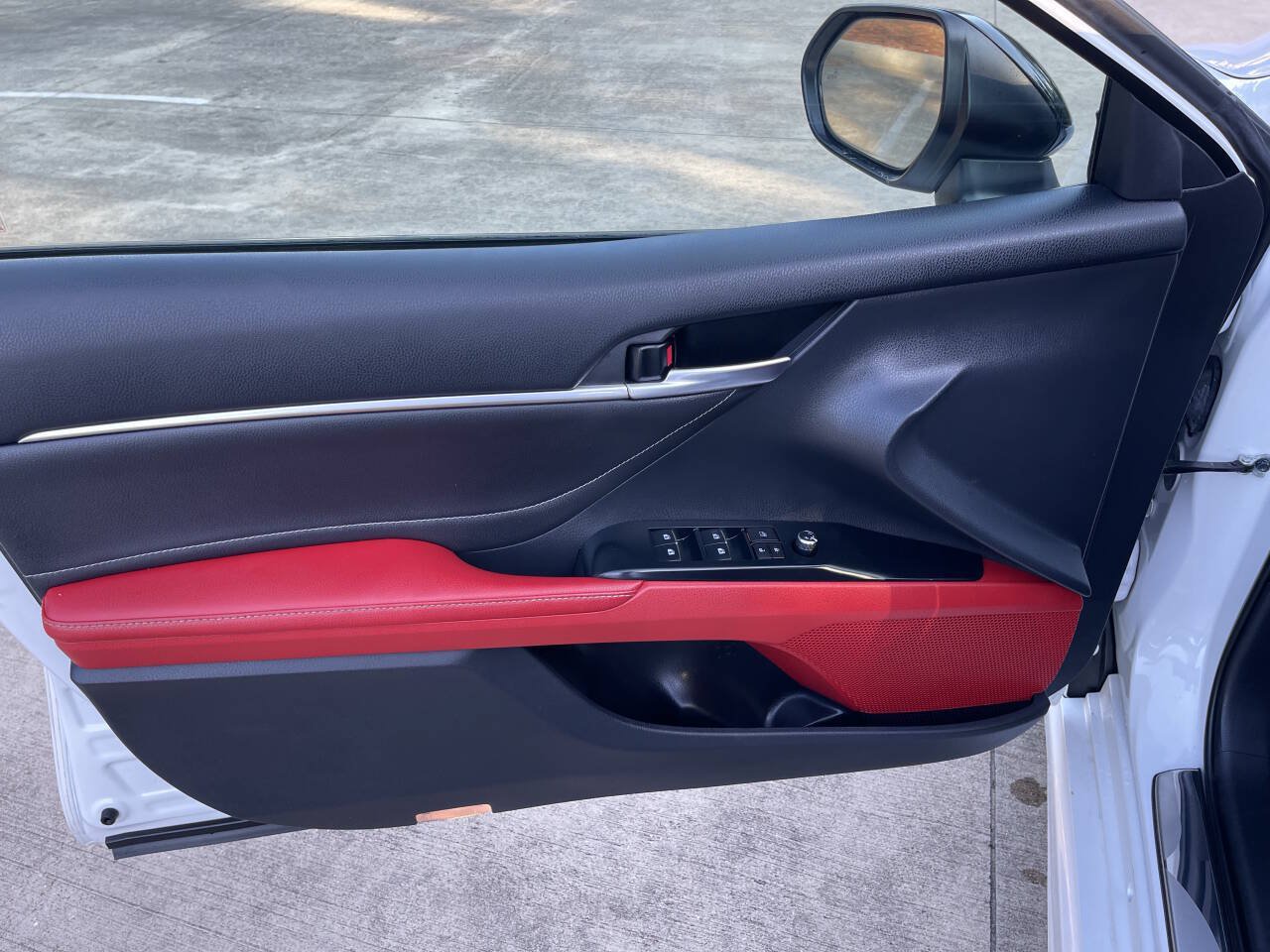 Used 2018 Toyota Camry XSE w/ Audio Package FWD image 8