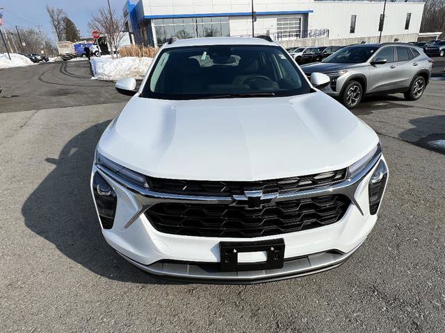 New 2026 Chevrolet Trax LT w/ Driver Confidence Package image 9