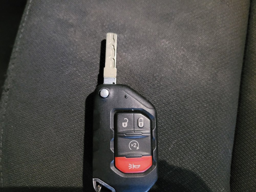 Used 2020 Jeep Wrangler Unlimited Sahara AWD/4WD image 32