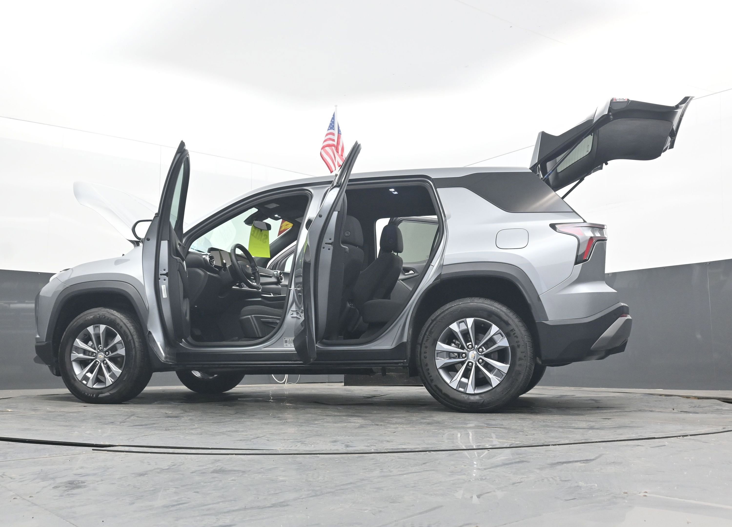 Used 2025 Chevrolet Equinox LT FWD image 44