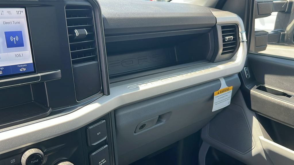 New 2024 Ford F450 XL w/ XL Chrome Package RWD image 15