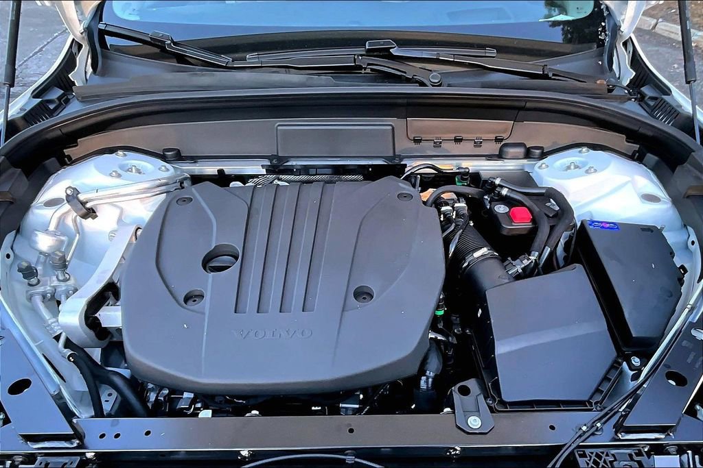 New 2026 Volvo XC60 B5 Ultra w/ Climate Package image 12