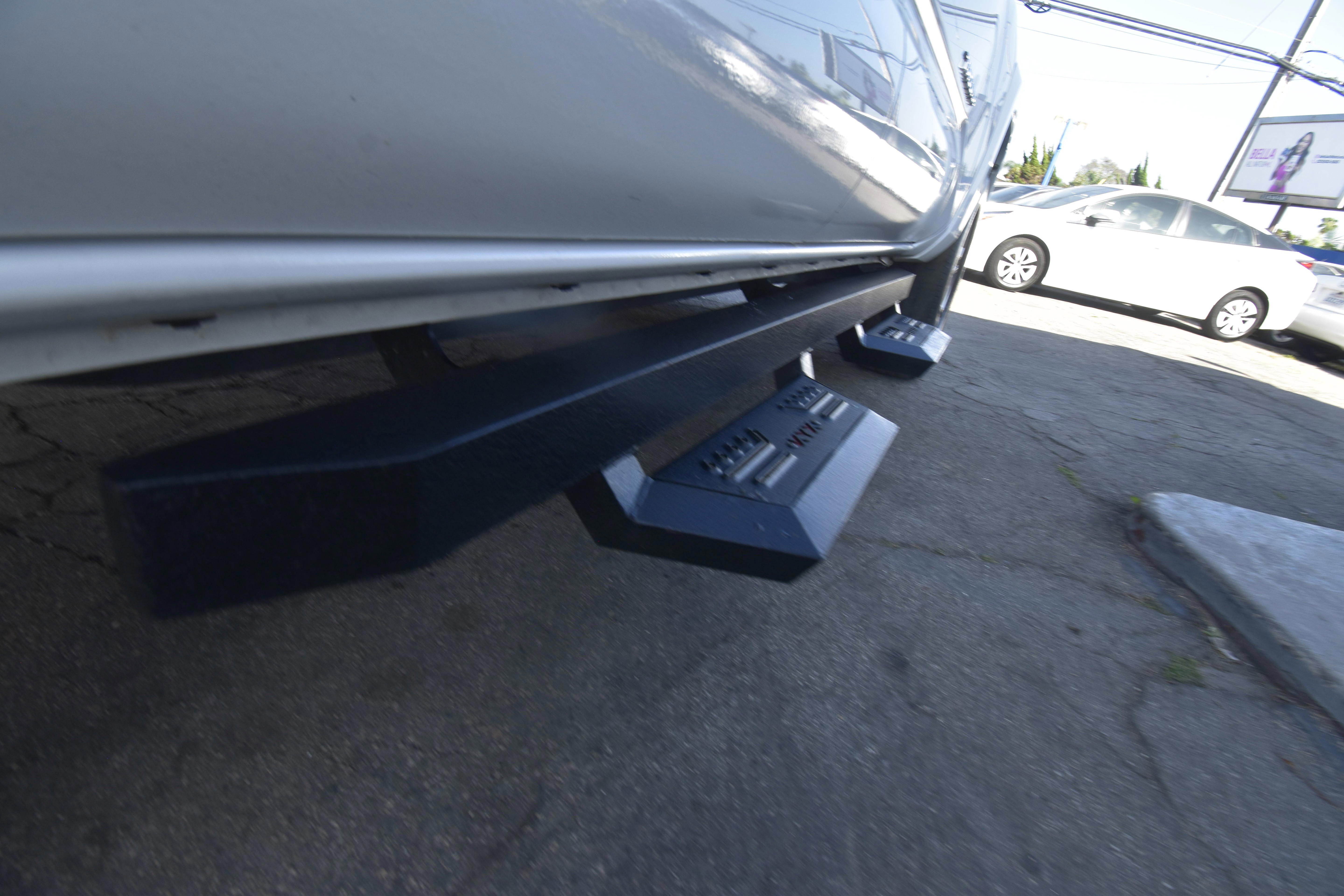 Used 2016 Toyota Tacoma Limited w/ Towing Package RWD image 25