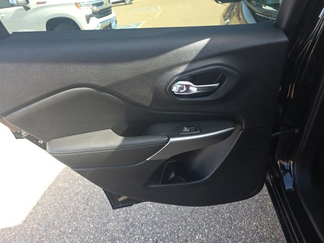 Used 2020 Jeep Cherokee High Altitude image 31