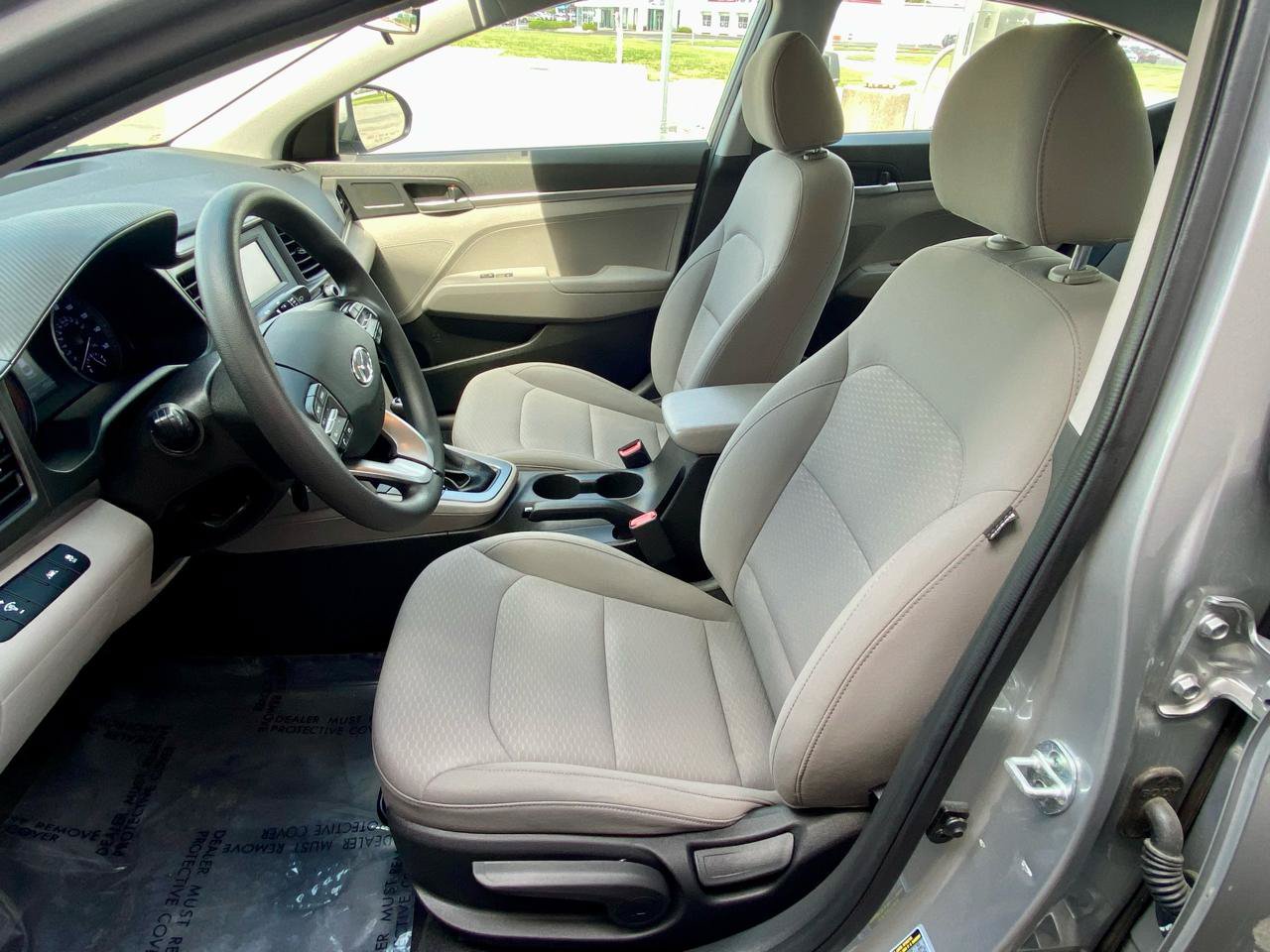 Used 2020 Hyundai Elantra SE FWD image 19