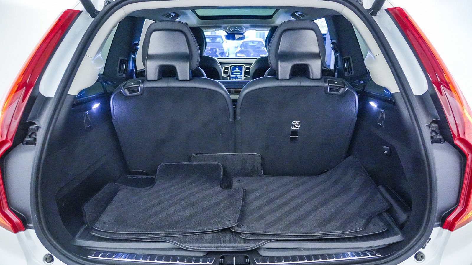 Certified 2024 Volvo XC90 T8 Plus w/ Protection Package Premier AWD/4WD image 28