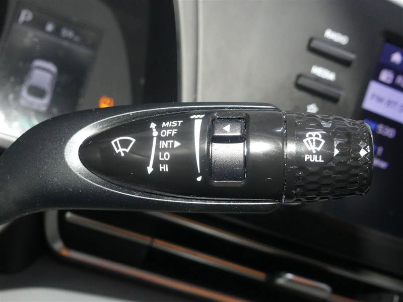 Used 2022 Hyundai Elantra SEL w/ Preferred Accessory Package image 34