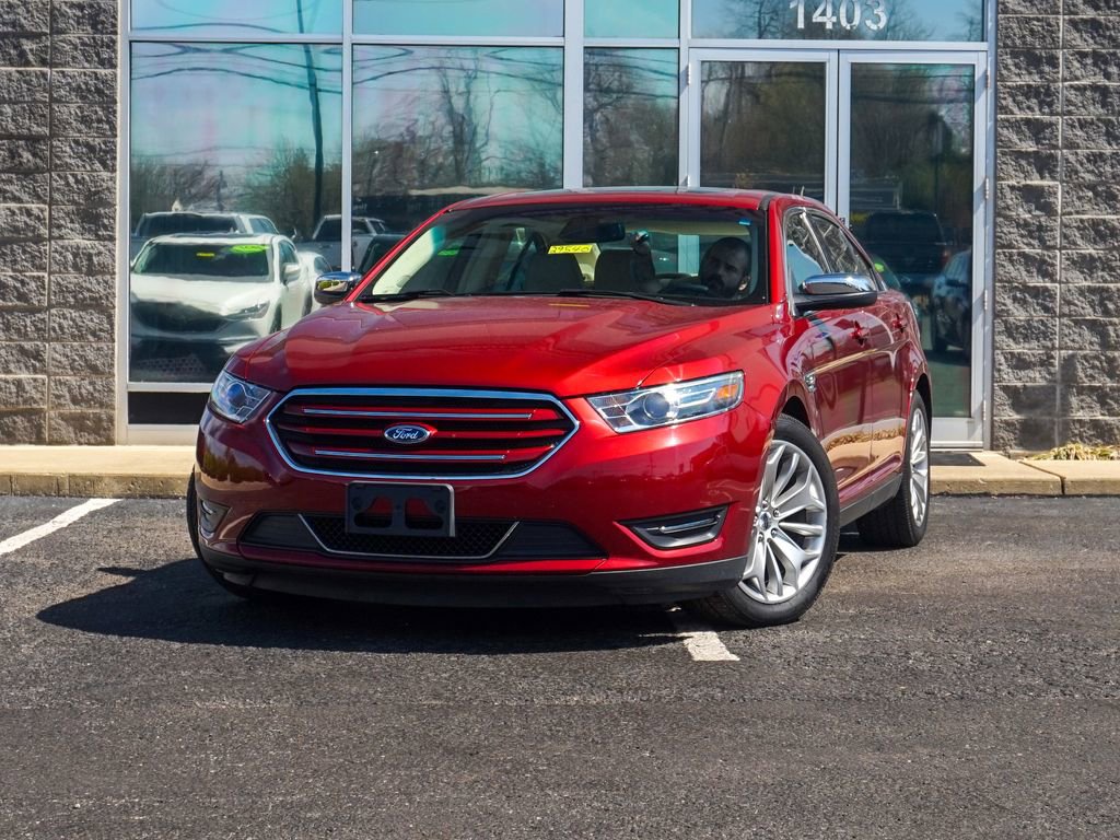 Used 2018 Ford Taurus Limited image 5