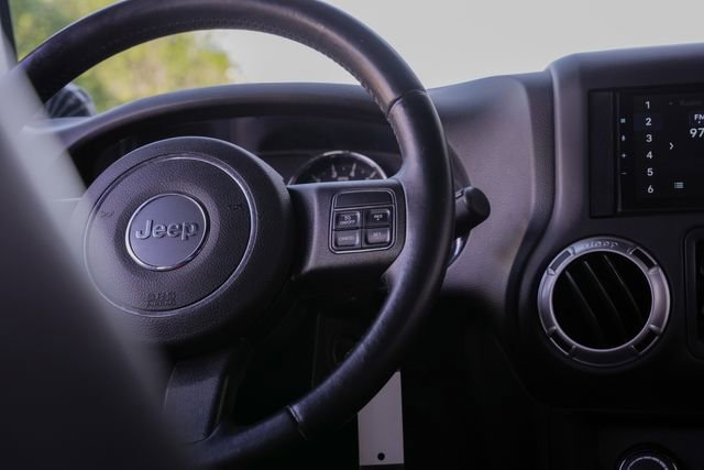 Used 2016 Jeep Wrangler Unlimited Rubicon w/ Connectivity Group image 45